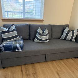 Sleeper Sofa – Like New, Fully Equipped