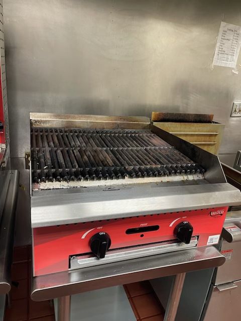 Avantco Chef Series CAG-24-RC 24" Gas Countertop Radiant Charbroiler - 60,000 BTU