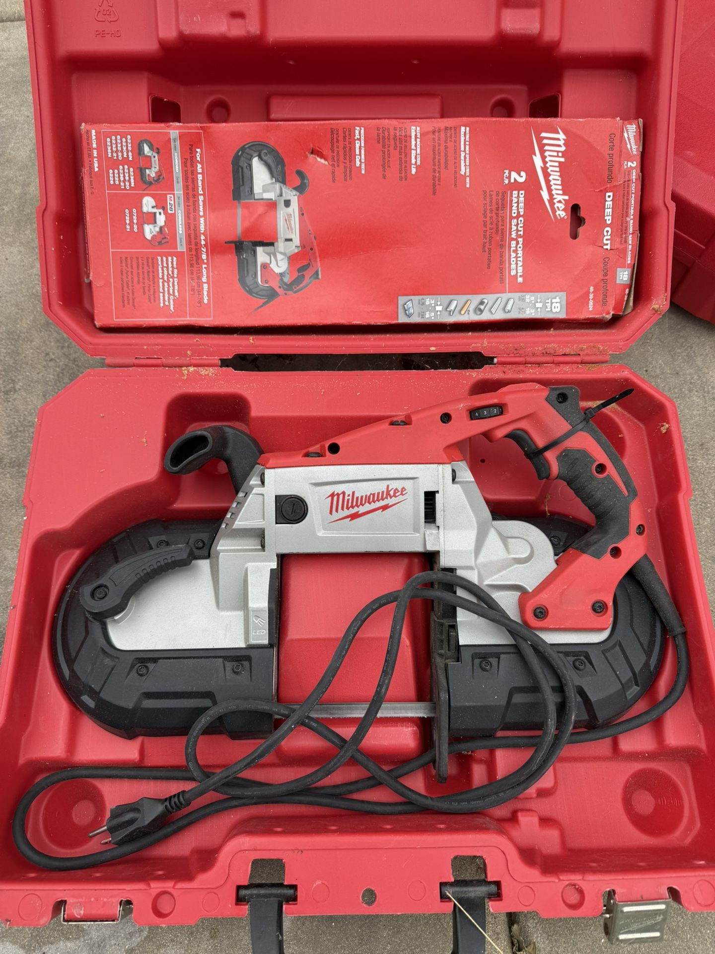 Milwaukee 11 Amp Deep Cut AC/DC Band Saw With Case