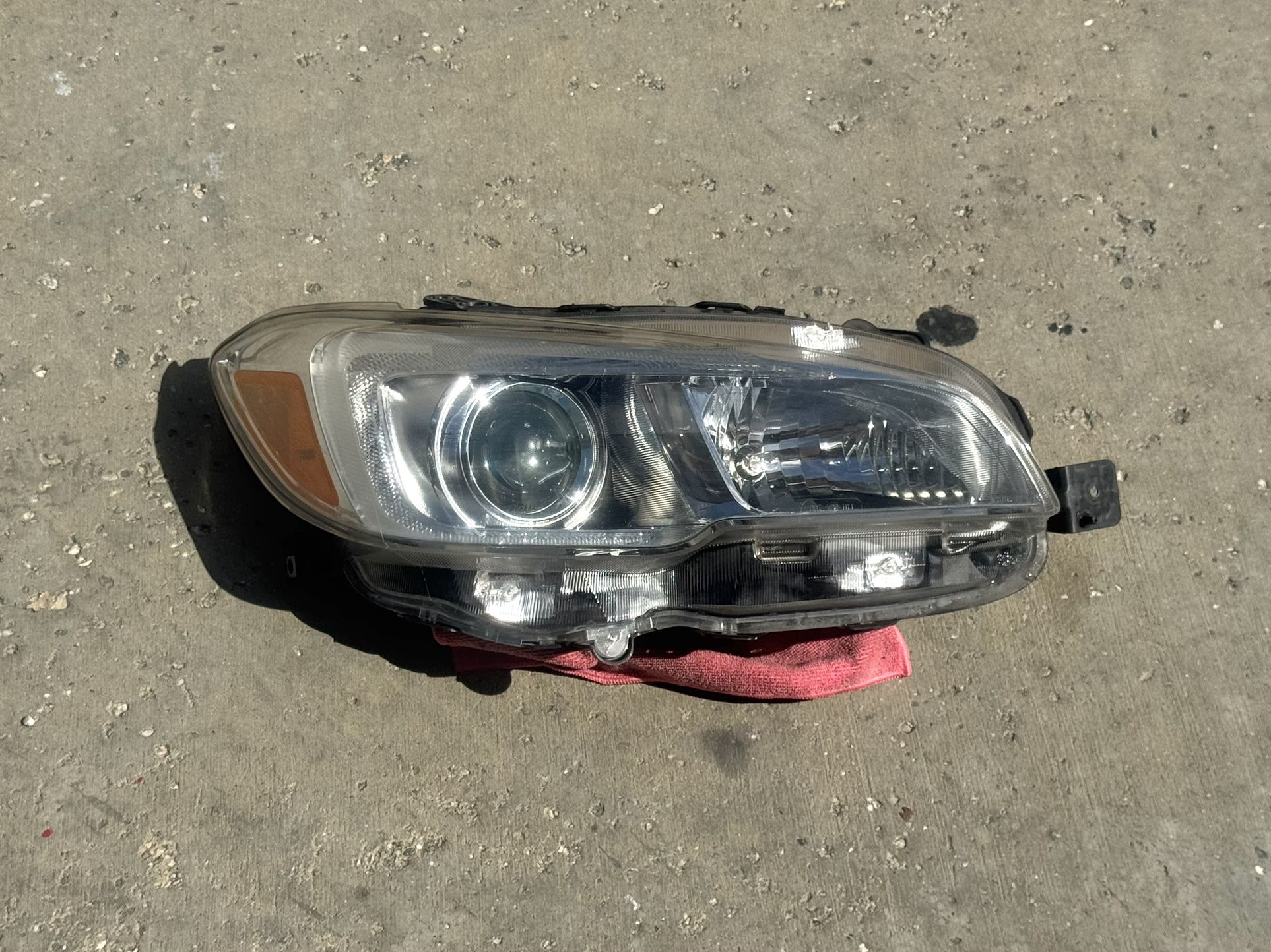 2015 - 2021 SUBARU IMPREZA WRX RH PASSENGER SIDE HEADLIGHT OEM