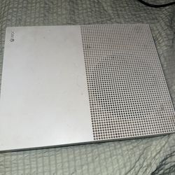 Xbox One With Wired Controller