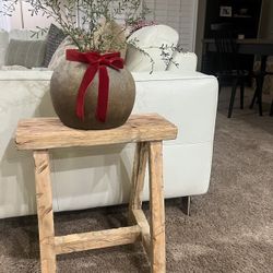 Vintage Style End Table/accent Table
