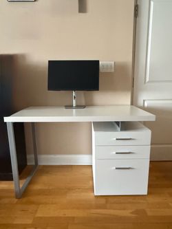 White & silver desk (adult or child)