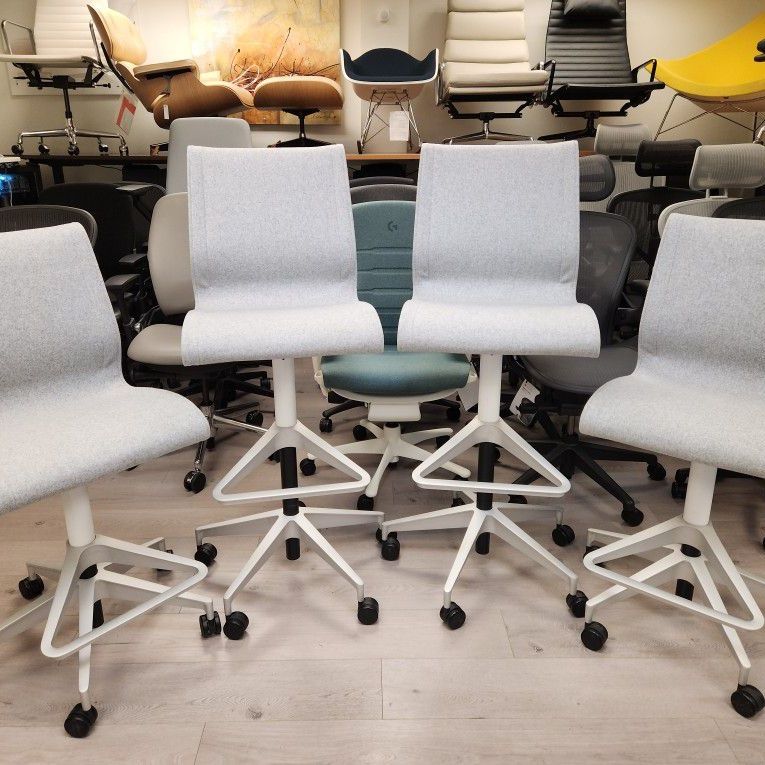 🔥9.8/10 CONDITION🔥LIKE NEW!🔥HERMAN MILLER SETU BAR HEIGHT STOOLS IN PREMIUM WHITE FABRIC CAN GO LOW AND TO BAR HEIGHT FOOTREST 4 AVAILABLE! 