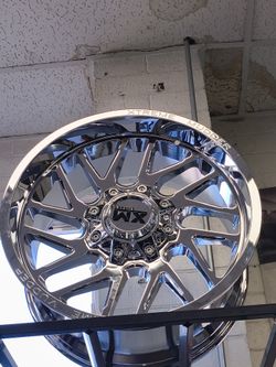 UNLEASH YOUR TRUCK'S POTENTIAL. 6x139.7 | 20" Don't let your truck be basic. These 20-inch wheels with the popular 6x139.7 bolt pattern are the aggres