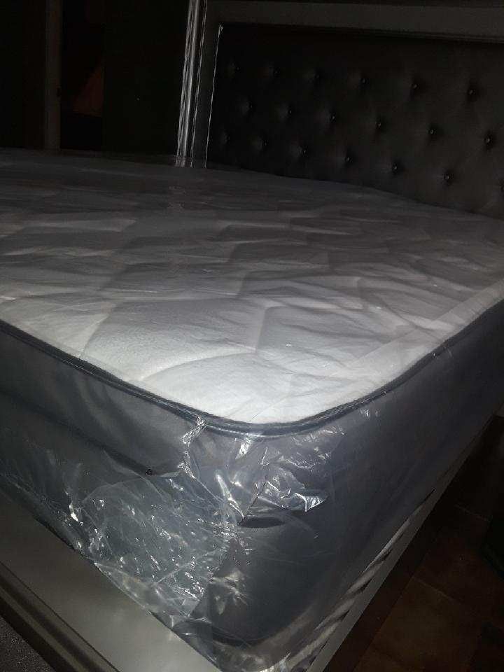 Pillow top king size mattress only $299.99 free delivery