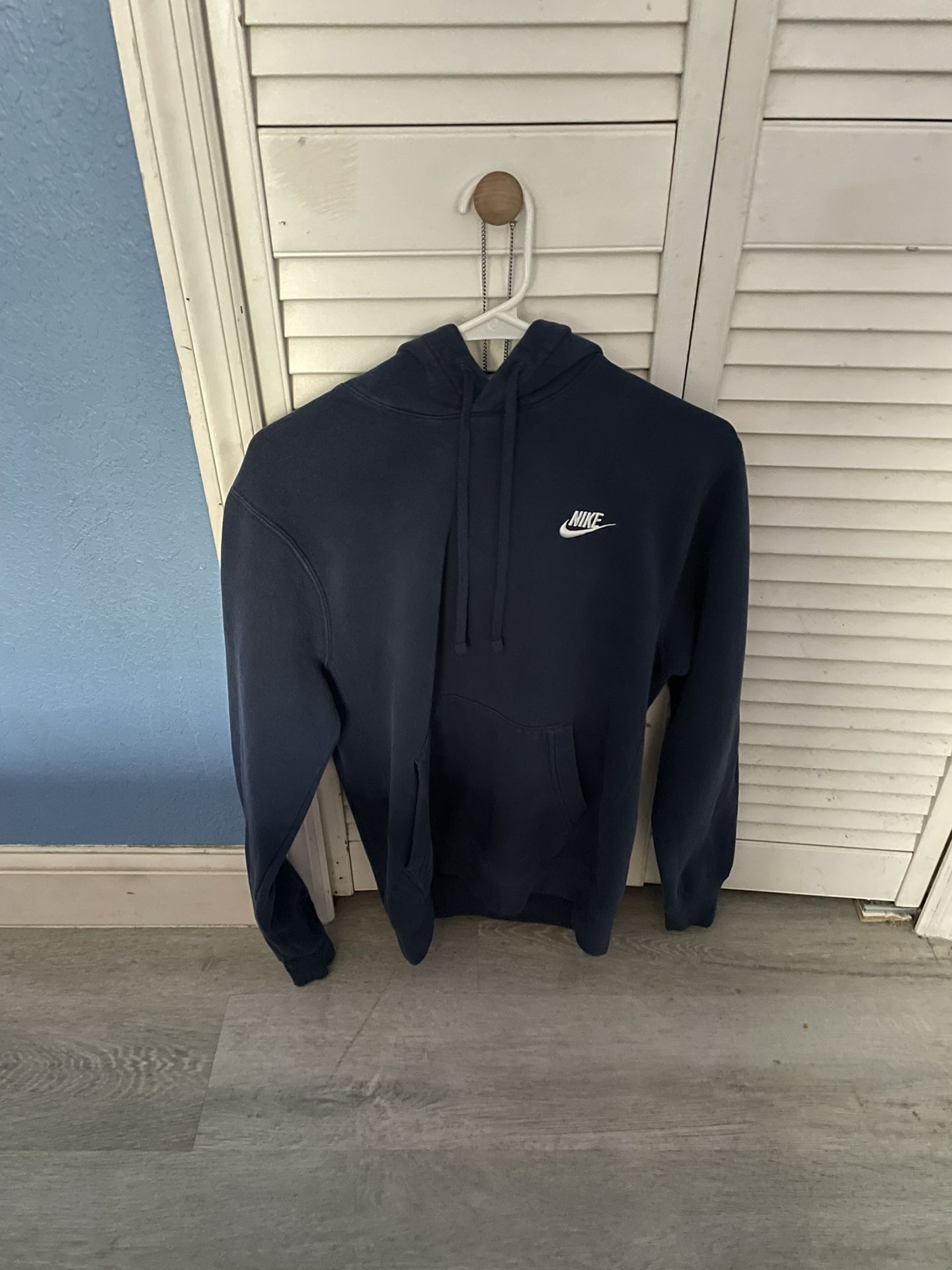 Clean Nike Hoodie 