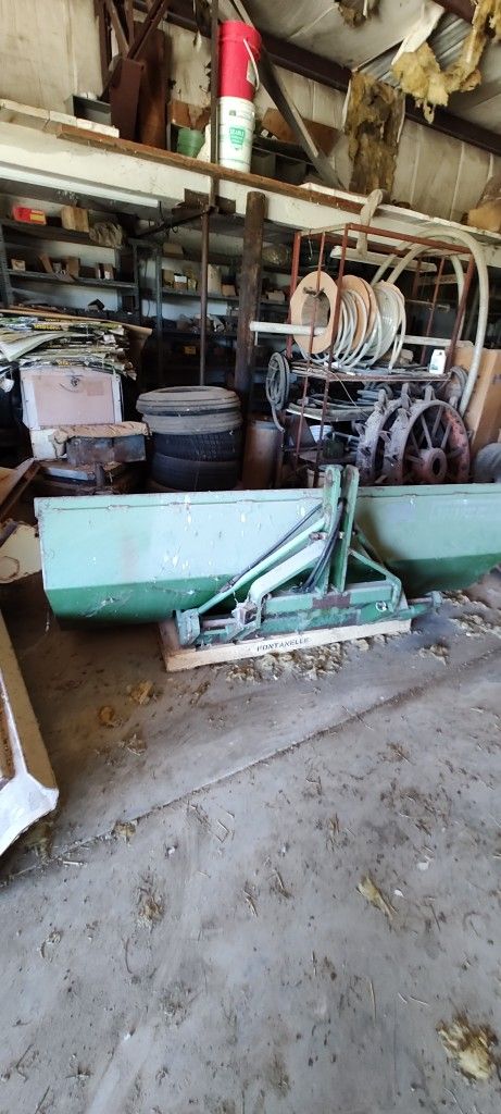 Rear Loader Bucket With Hydraulics
