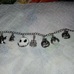 BRAND NIGHTMARE BEFORE CHRISTMAS CHARM BRACELET .