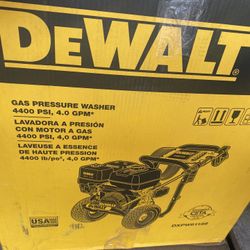 Pressure Washer Dewalt 4400
