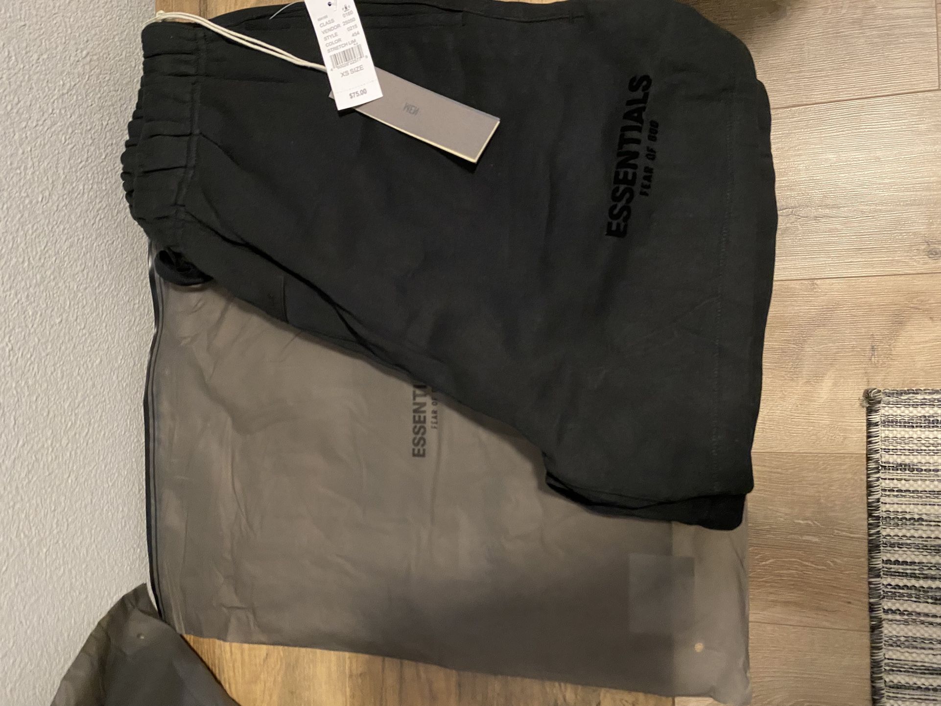 Essentials Shorts-size XS