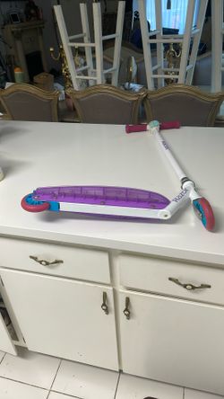Scooter’s Razor White And Purple 