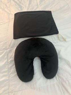 Black Neck Pillow With Travel Pouch - Like New