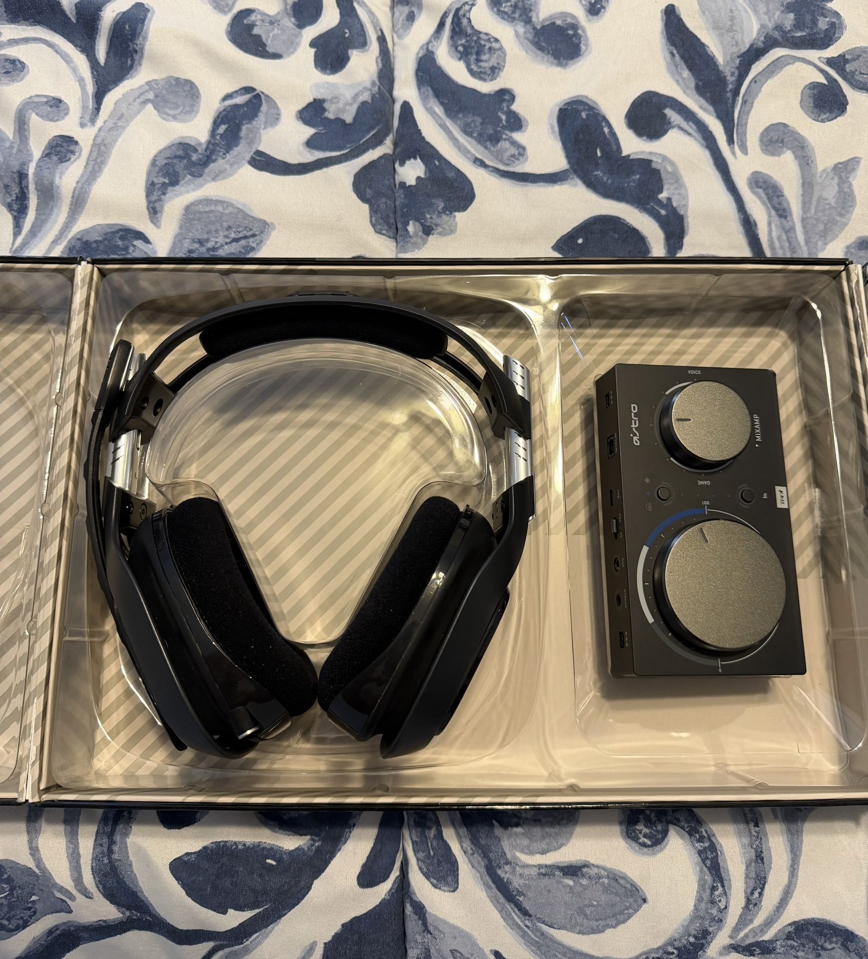 ASTRO Gaming A40 TR Wired Gaming Headset + MixAmp Pro