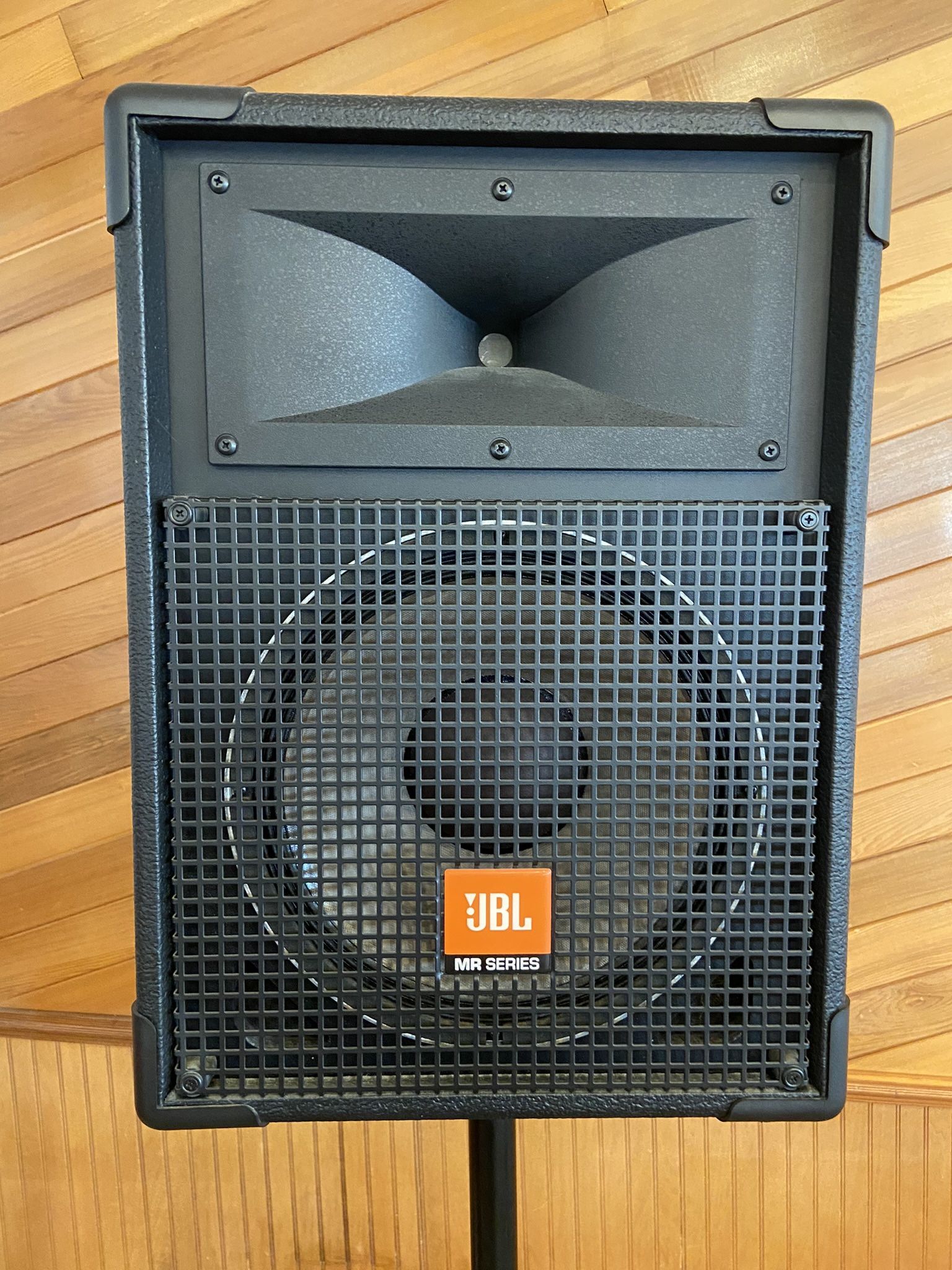 JBL MR922 Compact 2-Way Speaker