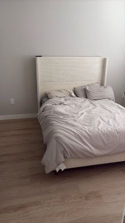 Platform style queen bed