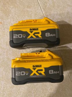 (2) Dewalt batteries 8AH power pack new/nuevo