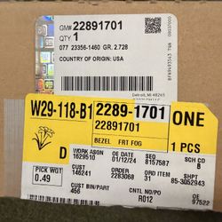 2015-22 Chevrolet Colorado Right Front Fog Lamp Bezel
