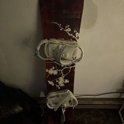 roxy silhouette red/gold snowboard- woman’s 2008