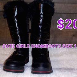 FIRM IN MERCED‼️❄️❄️BIG KIDS SNOWBOOTS SIZE 1