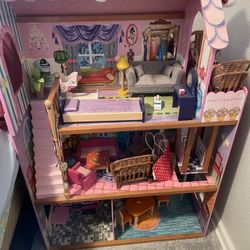 Dollhouse 
