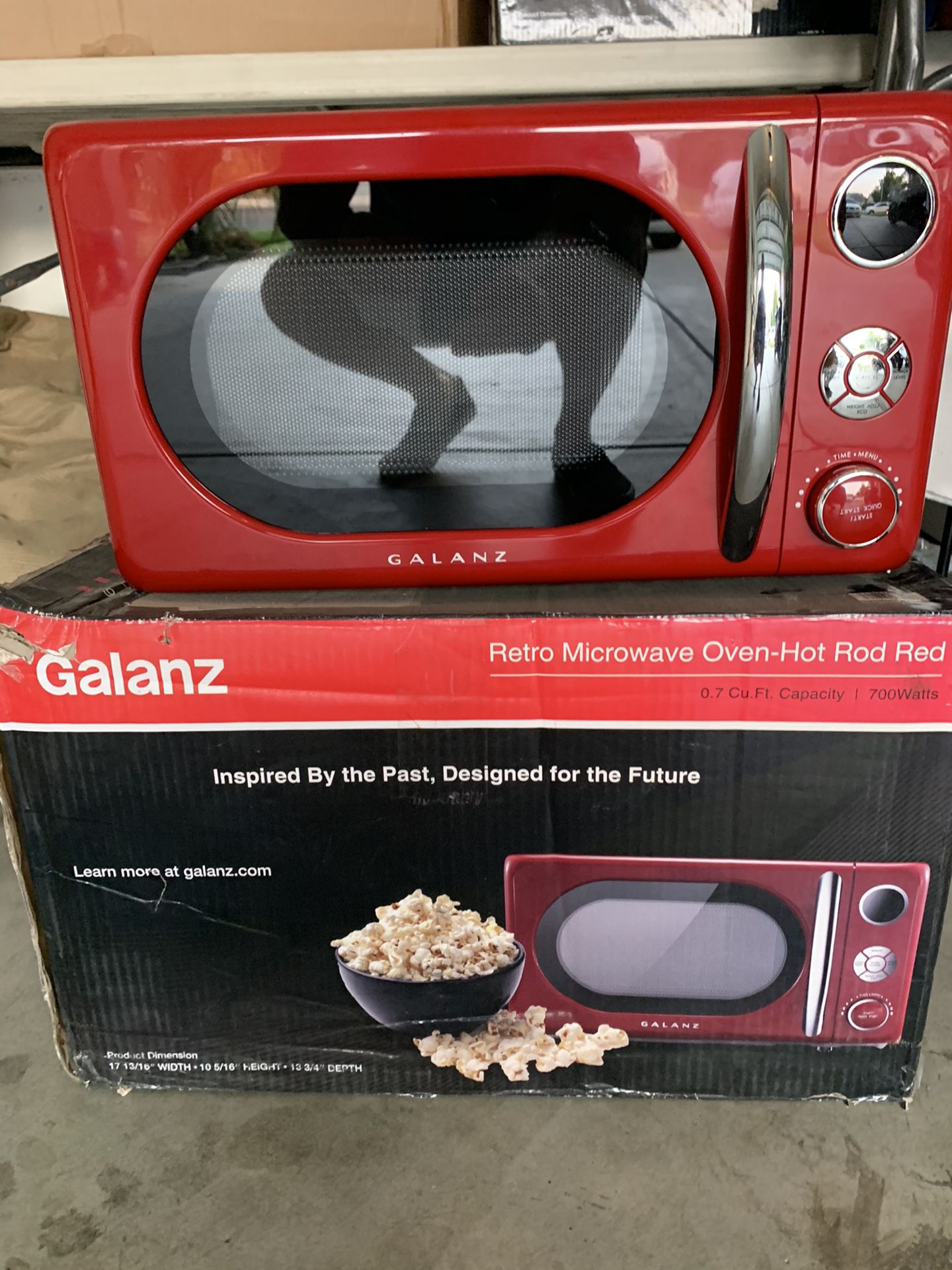 Retro Red Microwave Oven