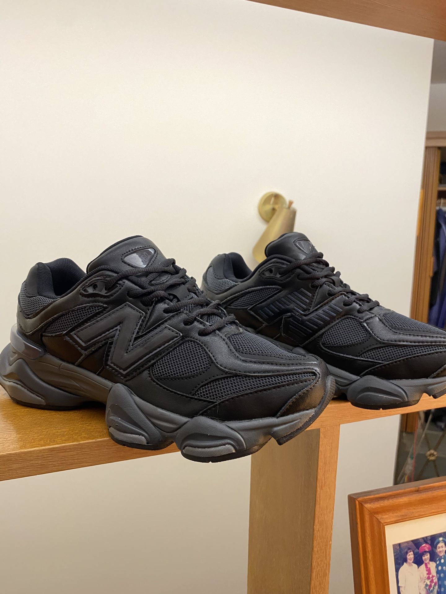 New Balance 9060 Black Leather Mens Size 9.5