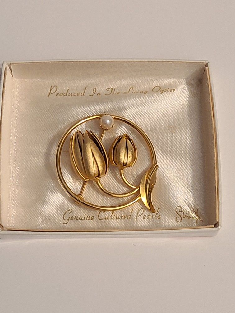 Vintage Gold Tone Tulips Flower Circle Brooch Pin with Faux Pearl Lapel Pin