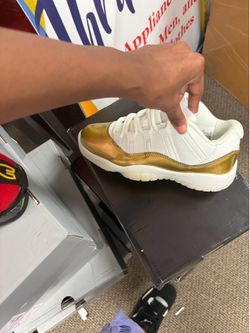 Jordan 11s
