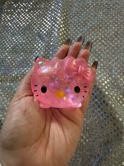Hello Kitty squishy