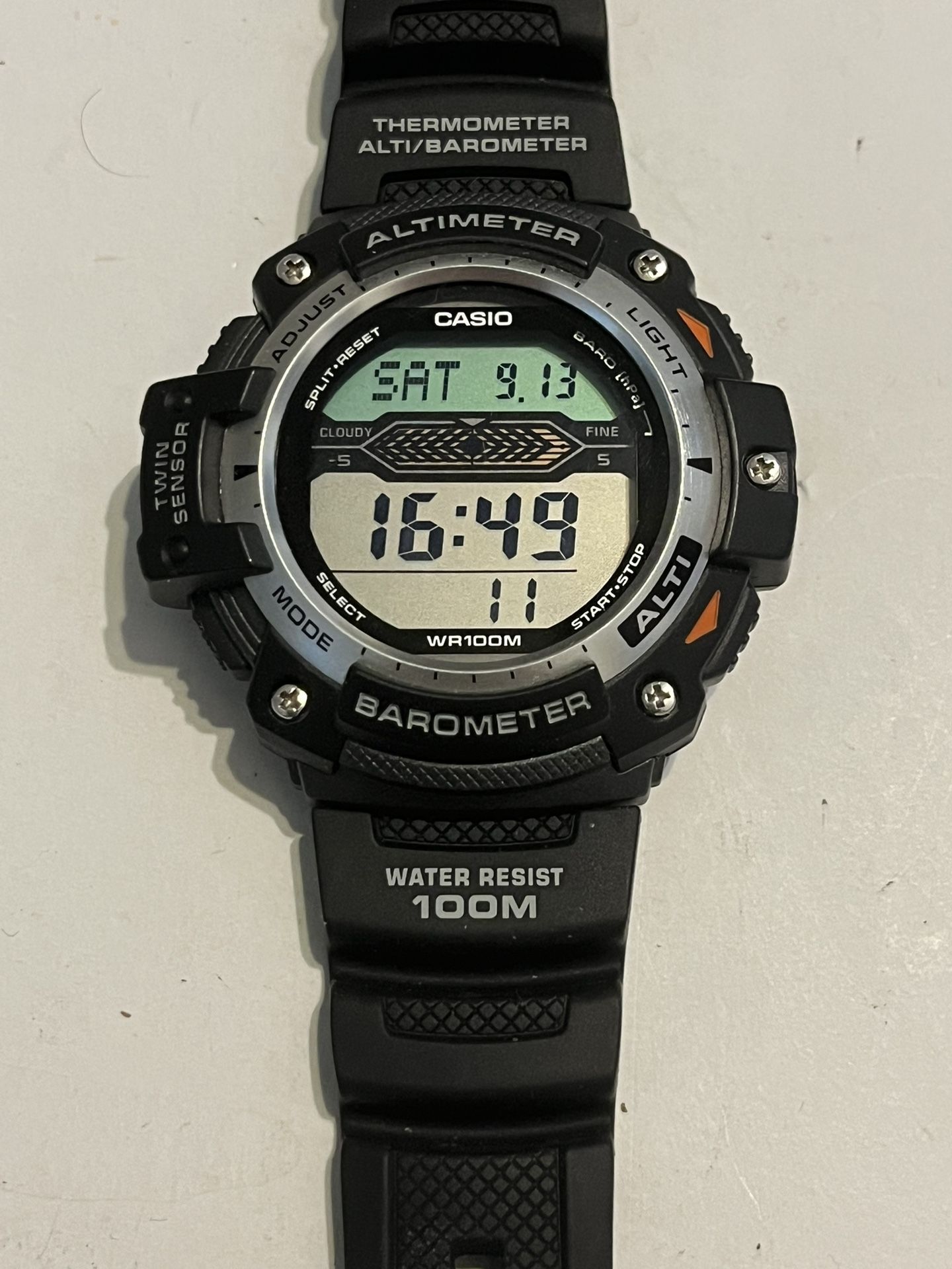 Excellent CASIO 3202 SGW-300H digital Watch Twin Sensor, 100m WR, New Battery