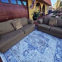 Beautiful Set 2 Couches Totally Deep Clean Good Condition No Stains No Smell 