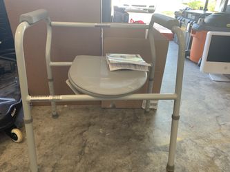 Mediacl assistance chair $25