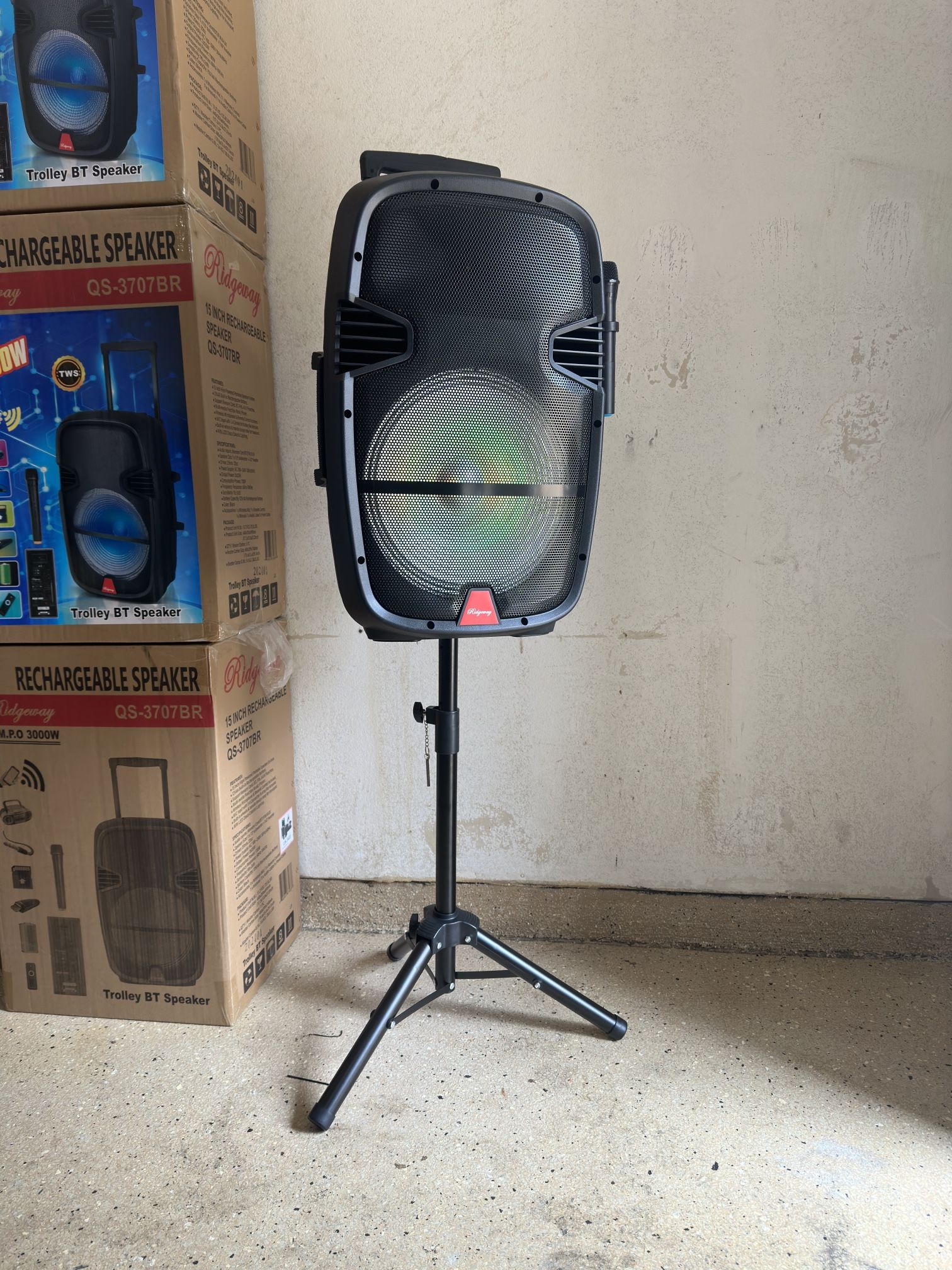 Wireless Speaker System With Tripod And Mic - 15” Woofer 