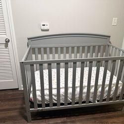 Baby graco crib