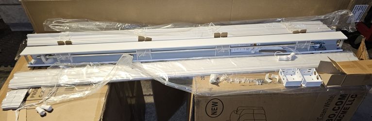 Brand New Blinds Snow White Crown Molding