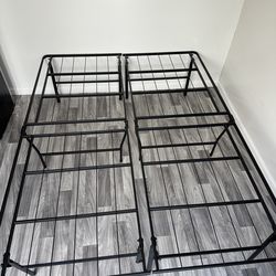 Metal platform bed size Queen
