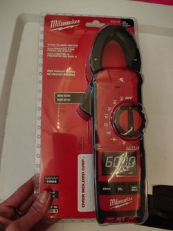 Milwaukee Clamp Starter 600A multimeter