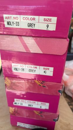 5 pares de zapatos pantuflas como guste nuevos 8/8/1/2 y 9 $15 todo