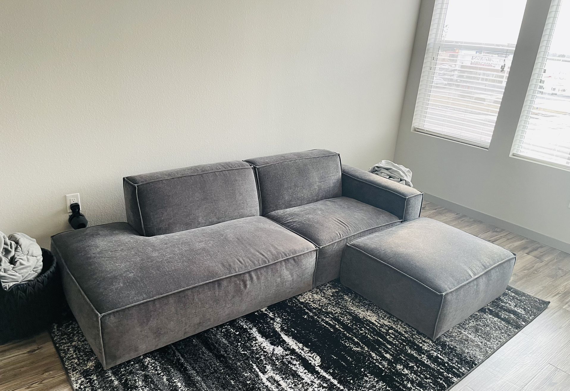 Jonathan Sectional W/ Ottoman, Carbon Gray, Like New, Perfect Condition