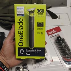 PHILIP'S  NORELCO "ONEBLADE" ELECTRIC RAZOR 