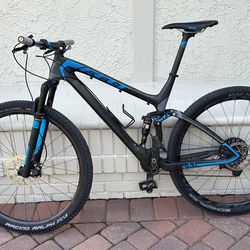 Felt Edict 9 Carbon Fiber full suspension Mtn Bike
