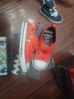 Converse X Peanuts ( Infant Size 10 Shoes )
