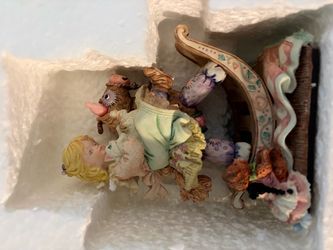 Maud Humphrey Decorative Resin Figurine Girl with Cradle