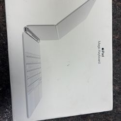 Apple Magic Keyboard 13”