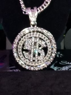 💲26" ALLOY CUBAN NECKLACE HOLDING A 18K PLATED MOISSANITE TRIMMED SPINNING DOLLAR SIGN!💲