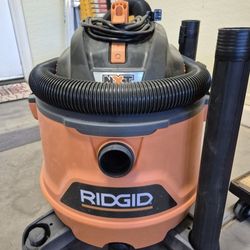 Like New Large RIDGID Shop Vac