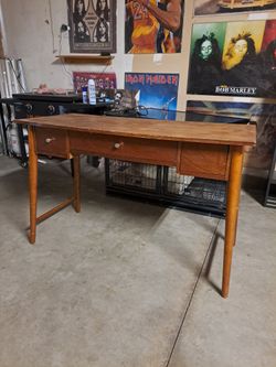 Modern desk