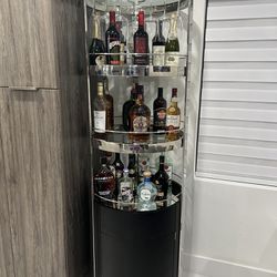 Bar with Storage/ Bar con Almacenamiento