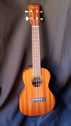 Protege by cordoba ukulele